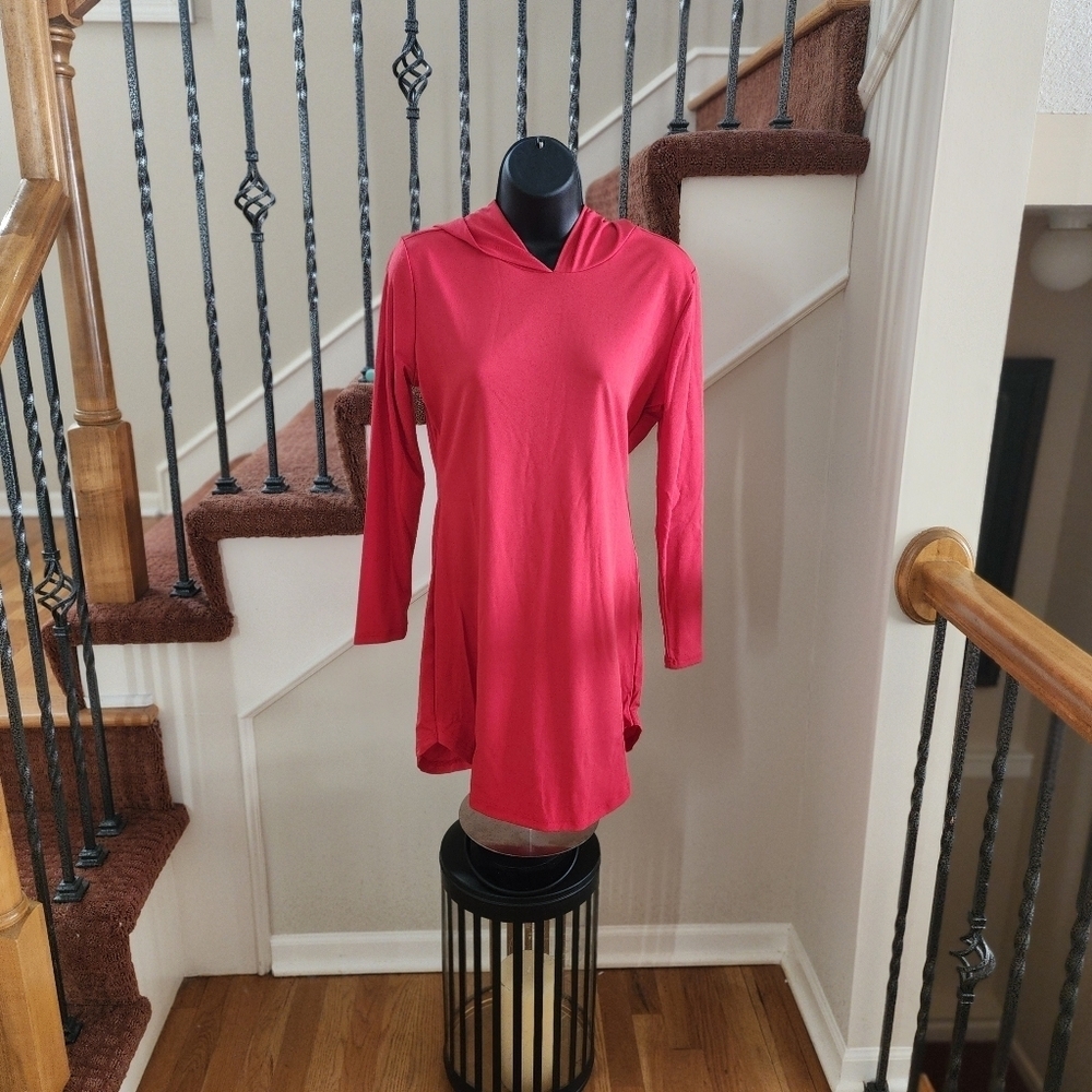 O2 - UOOZEE Red Hooded Mini Medium